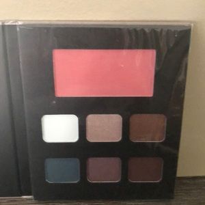 Belk Dallas set of blush and eyeshadows new